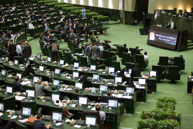 اجازه مجلس به وزارت اقتصاد برای استفاده از سهام دولت در شرکت‌ها