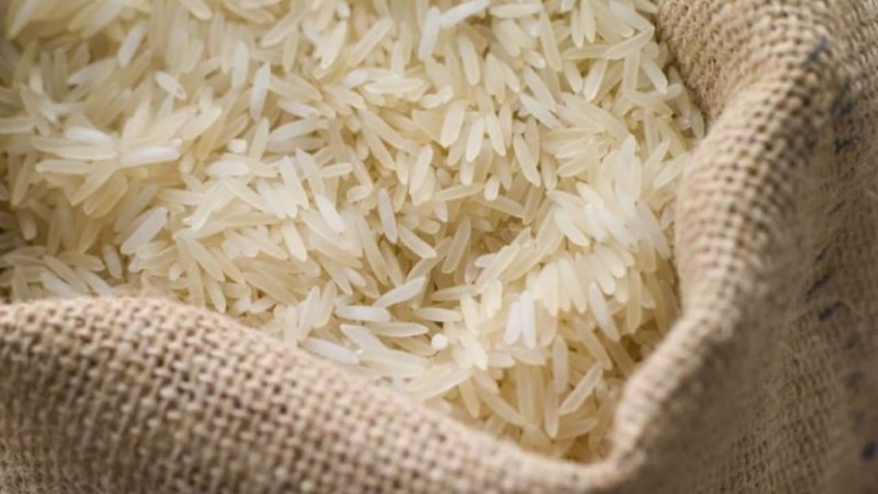دلال بازی برنج فروشان در بازار شب عید