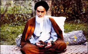 نخستین تصاویر حضور امام خمینی در نوفل لوشاتو +فیلم