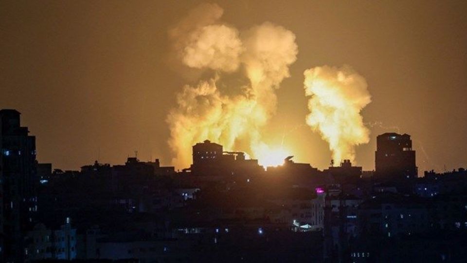 بمباران مناطق مسکونی در غزه توسط جنگنده‌های صهیونیستی + فیلم