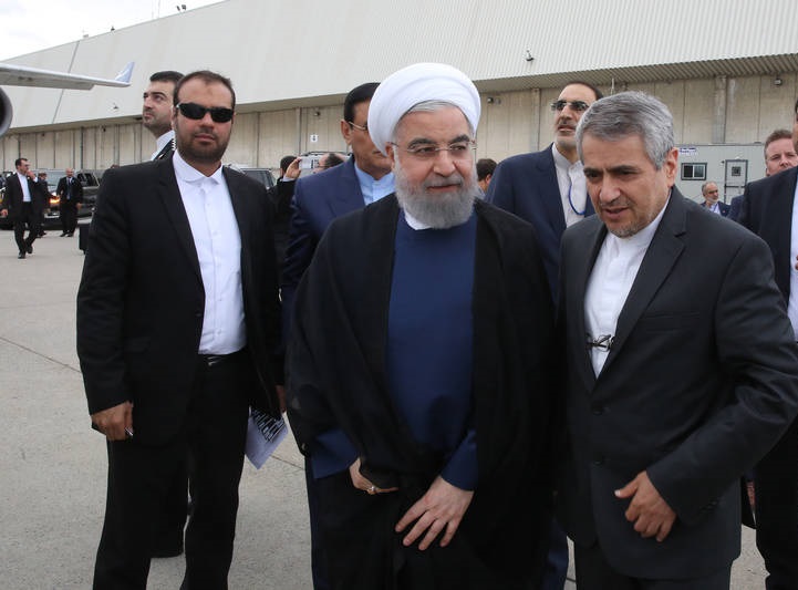 بازگشت روحانی به تهران +عکس