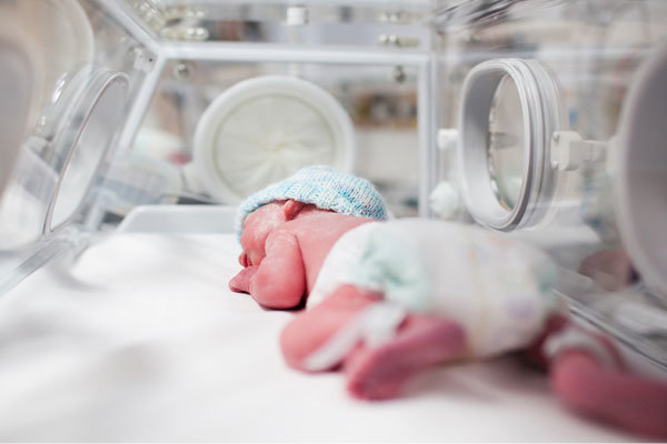 نام عجیب اولین کودکی که در بیمارستان مشهد بدنیا آمد! +عکس