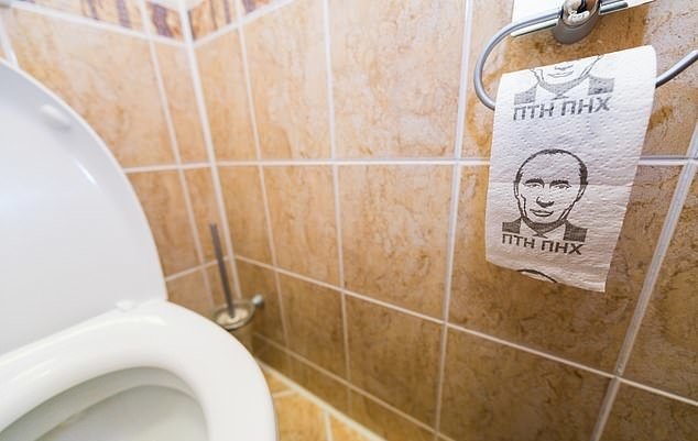 تصویر پوتین روی دستمال توالت وزیر دفاع انگلیس! +عکس