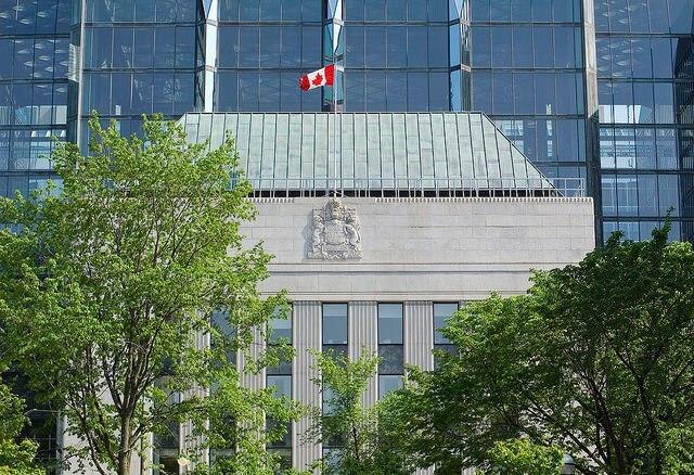 بانک مرکزی کانادا نرخ بهره را کاهش داد