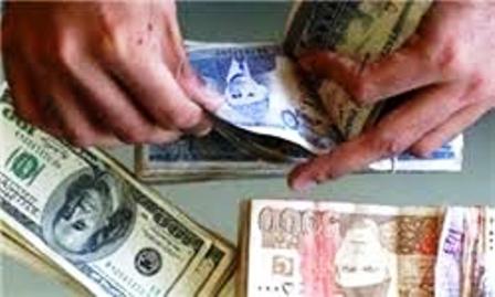 کاهش ارزش پول ملی پاکستان در مقابل دلار ادامه‌دار شد