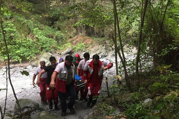 سقوط زن ۳۷ ساله از آبشار «لوار» بندرگز 