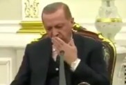 چرت‌زدن اردوغان در نشست مطبوعاتی +فیلم
