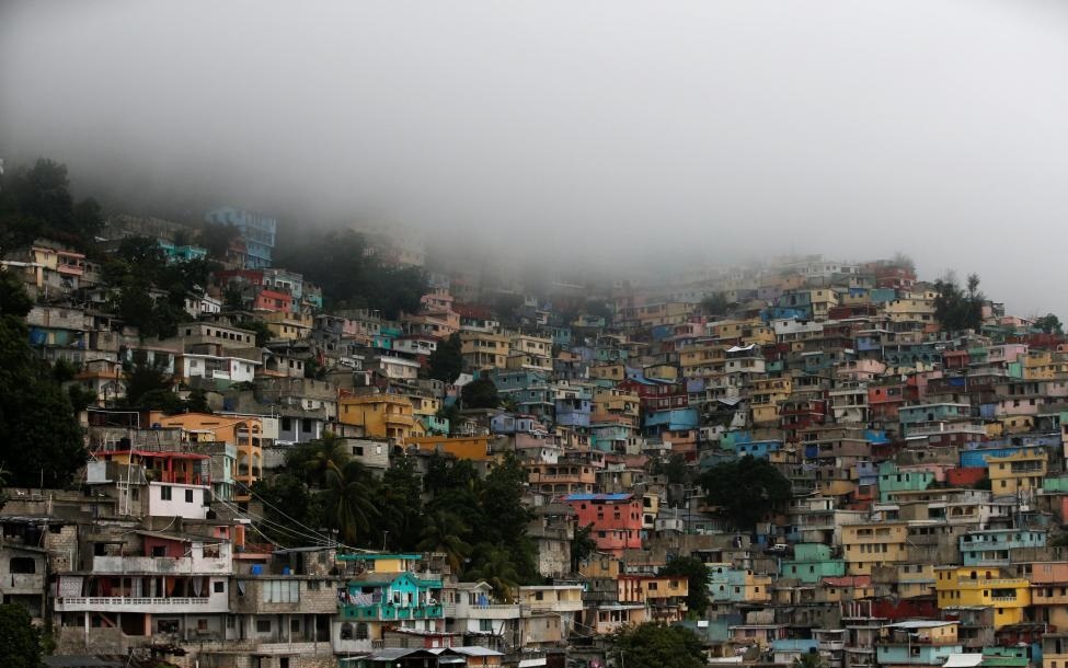 طوفان در پایتخت هائیتی که بی‌شباهت به ماسوله نیست +عکس