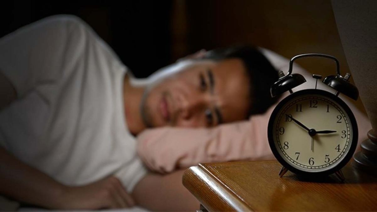 چرا نصف شب دچار بی خوابی می شیم؟ + راهکار