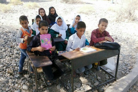 اهدای ۸۰تبلت به دانش‌آموزان روستای بزنج