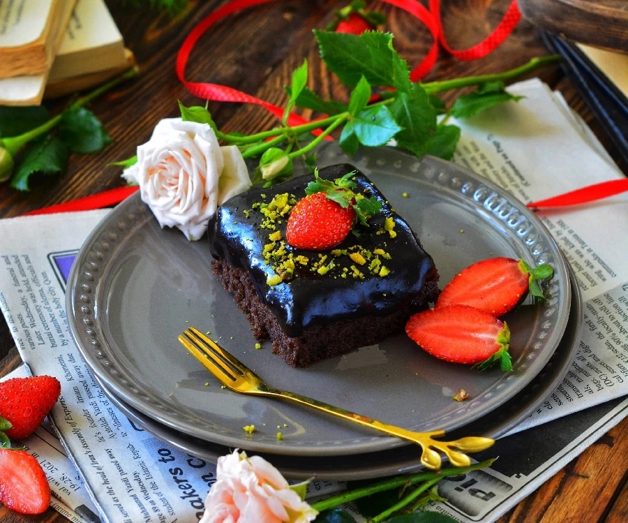 طرز تهیه کیک خیس شکلاتی یا کیک کافی شاپی؛ ویژه دورهمی های دوستانه