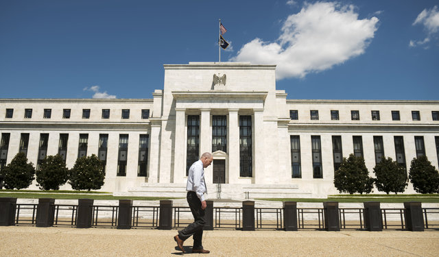 تغییر قوانین فعالیت بانک‌های خارجی در آمریکا