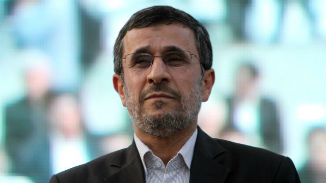 تبلیغات احمدی‌نژاد با تصویر شهید رجایی!