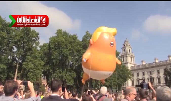 تظاهرات مردم لندن با بالون بچه ترامپ +فیلم