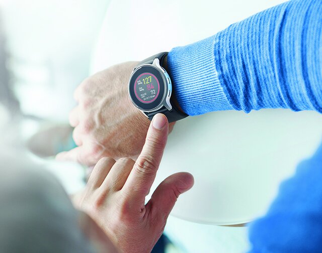 اولین ساعت مچی هوشمند جهان که فشار خون را اندازه گیری می‌کند