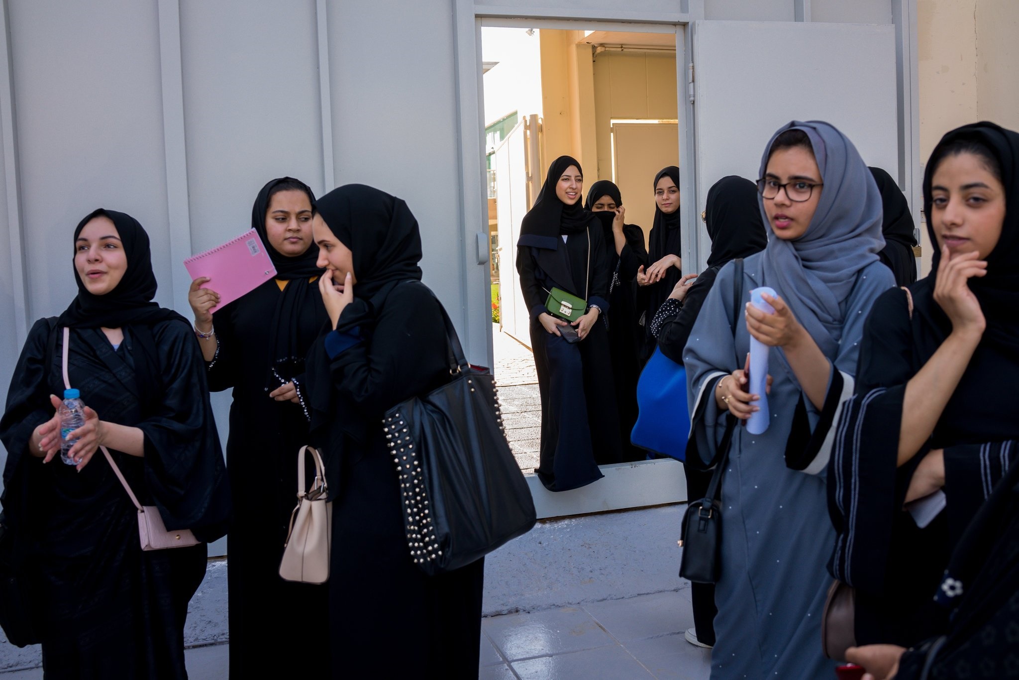 در کارگاه آموزش‌ رانندگی به زنان عربستانی، چه می‌گذرد؟ +تصاویر