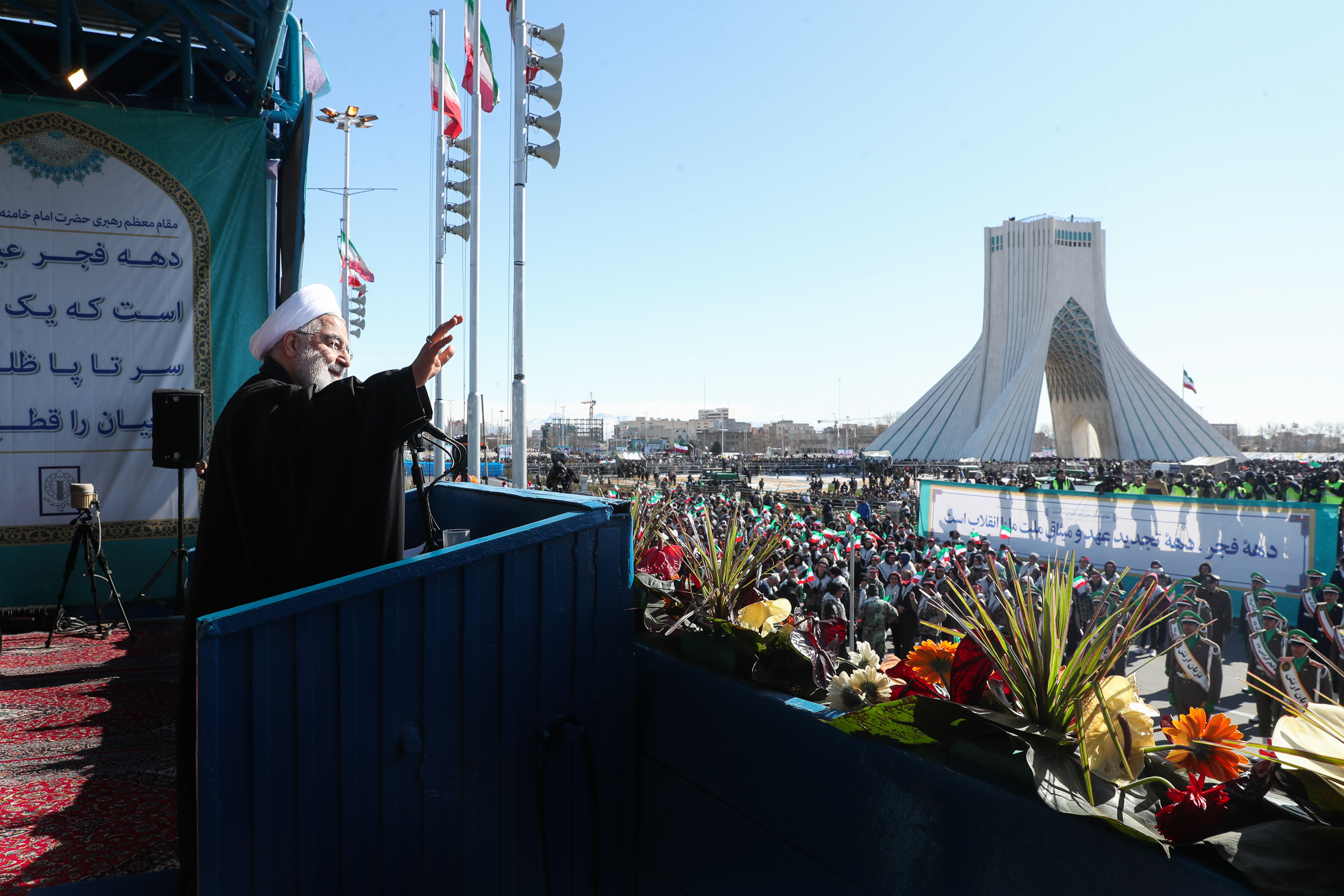 روحانی از حضور پرشور مردم در راهپیمایی ۲۲بهمن قدردانی کرد
