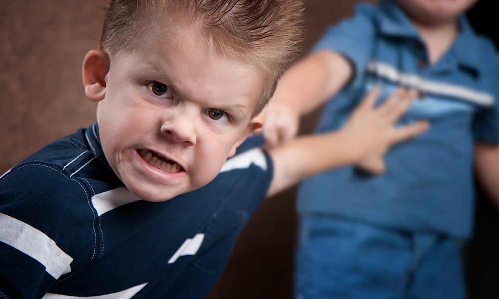 چطور عصبانیت کودکان را کنترل کنیم؟