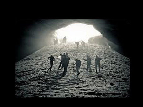 نجات ۷گردشگر گرفتار در غار مغان