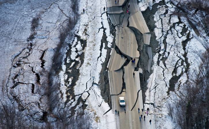 لحظه زلزله در آلاسکا +فیلم