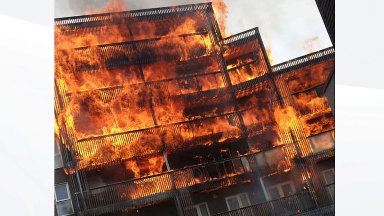 برج مسکونی شش طبقه لندن در آتش سوخت