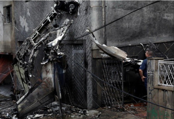 سقوط مرگبار هواپیما در منطقه‌ای مسکونی