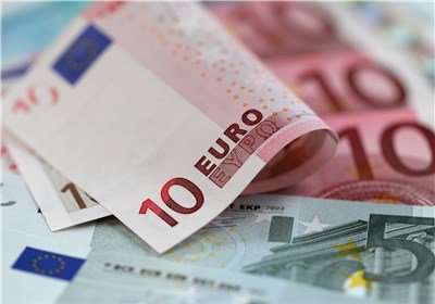 کاهش ۱۲۱ریالی قیمت یورو