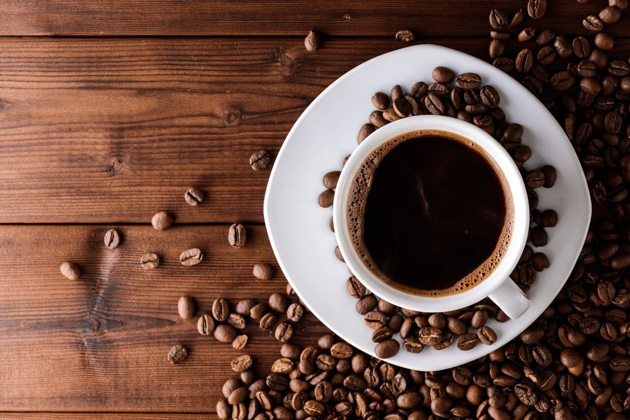 چگونه دندان‌های خود را از لک قهوه نجات دهیم؟