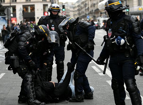 دیده‌بان حقوق بشر به پلیس فرانسه هشدار داد