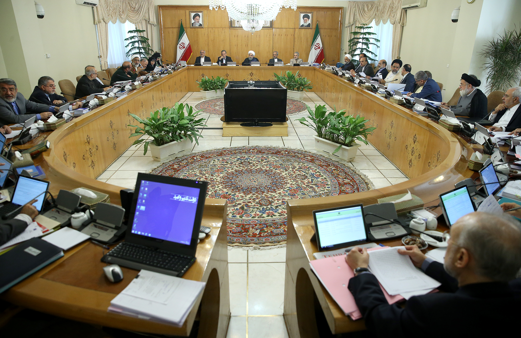سوگند اعضای هیات دولت دوازدهم در اولین جلسه کابینه