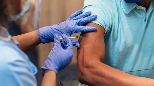 کارمندانی که واکسن نزده‌‎اند جریمه و به هیات تخلفات معرفی می‌شوند