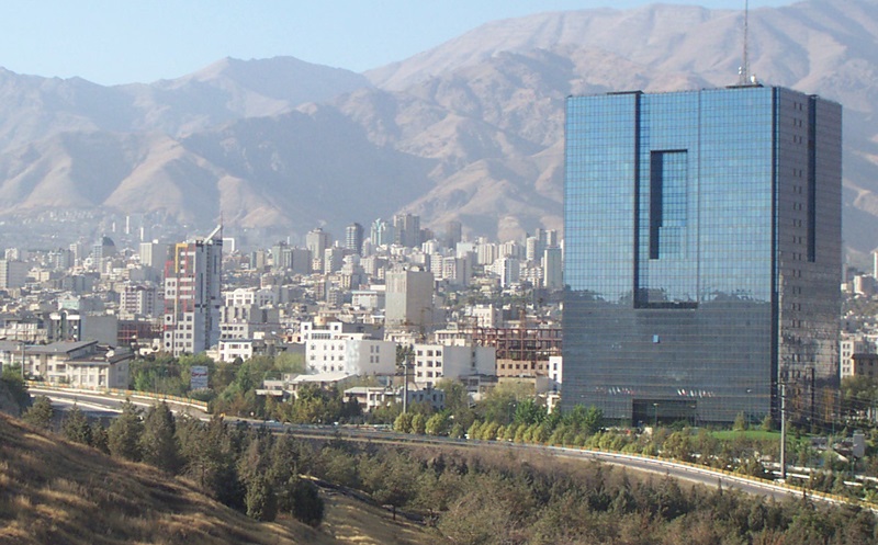 نرخ‌های بالای سود بانکی منطق ندارد/ مصائب بهره برای اقتصاد ایران