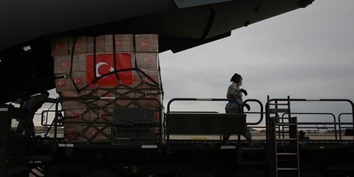 تخلیه هواپیمای حامل کمک‌های ترکیه به آمریکا 