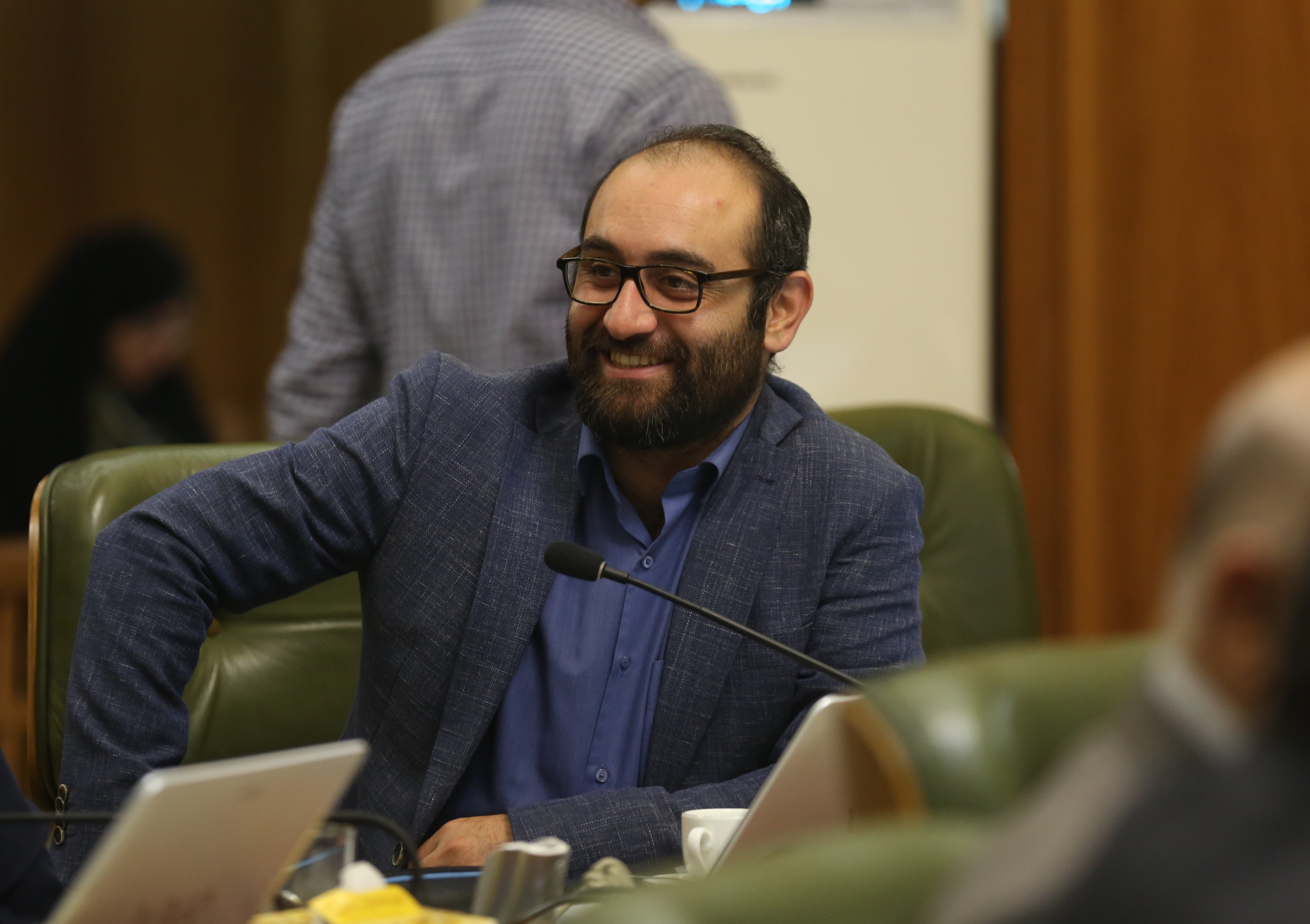 همشهری درباره واگذاری مجلات به بخش خصوصی در صحن شورا گزارش دهد