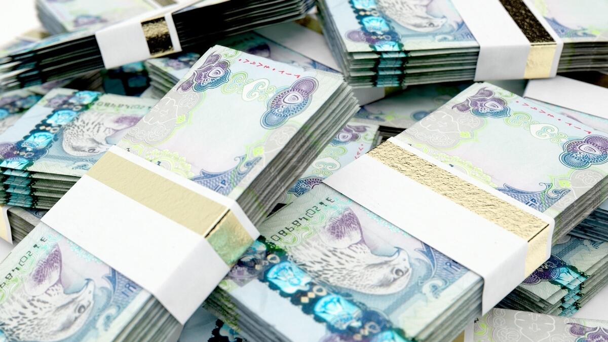 محموله ارزی بزرگ درهم در راه ایران / صرافان منتظر عرضه حجم بالایی از درهم در بازار