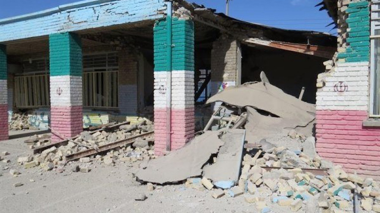 خسارت زمین لرزه به ۱۰ روستای سلماس و خوی