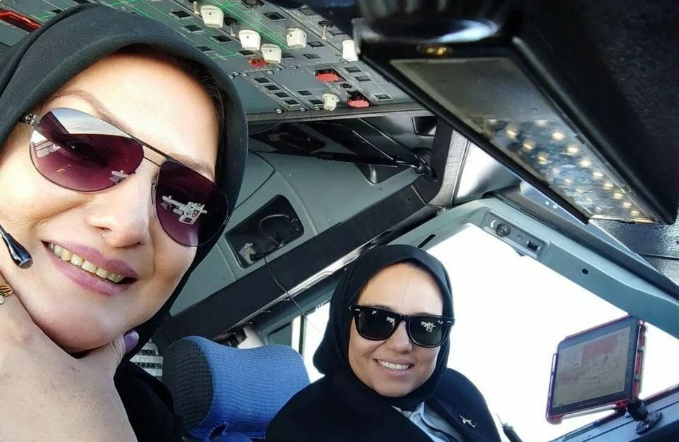 هدایت هواپیمای ایرباس توسط ۲ زن ایرانی + عکس