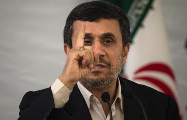 واکنش احمدی نژاد به غارت 2 میلیارد دلاری