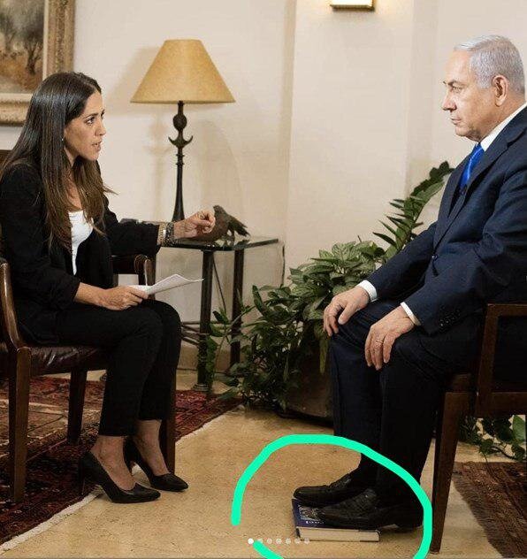 اقدام عجیب نتانیاهو هنگام مصاحبه تلویزیونی +عکس