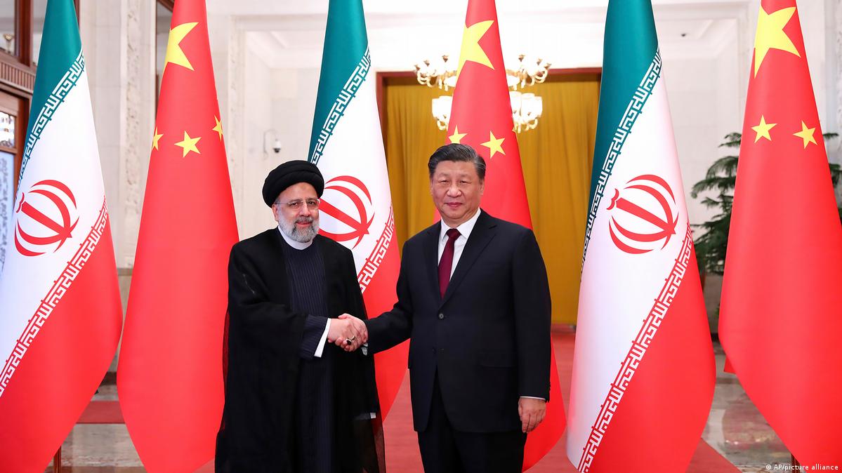 بیانیه مشترک ایران چین/ حمایت دو کشور از تمامیت سرزمینی و تاکید بر ضرورت لغو تحریم ها برای از سرگیری اجرای کامل و مؤثر برجام