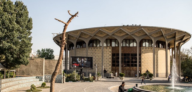 سازه ناایمن محوطه تئاتر شهر در بوستان دانشجو برچیده شد 