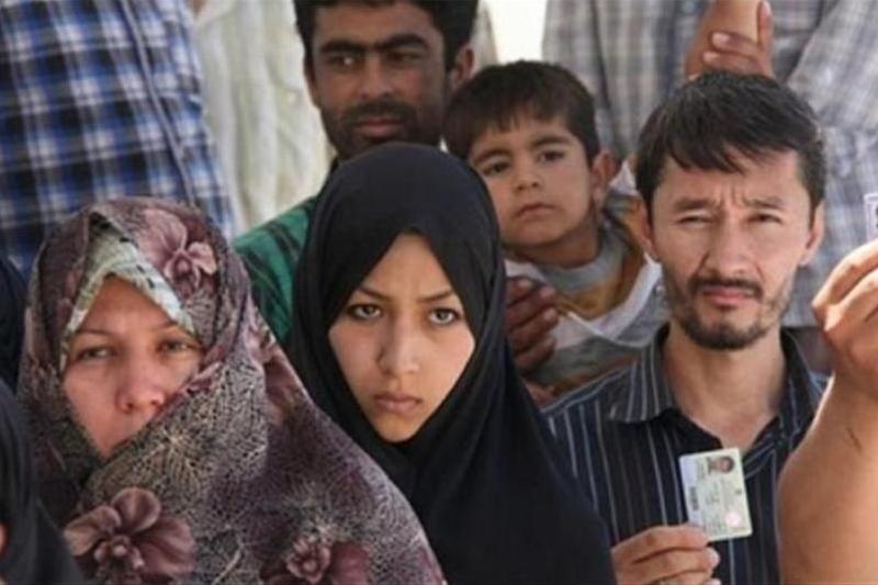 مهاجر افغانستانی: یک سیم کارت هم به نام من نیست