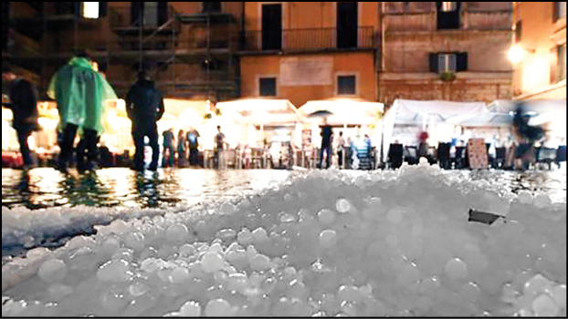 بارش تگرگ‌های بزرگ ایتالیا را فلج کرد +فیلم