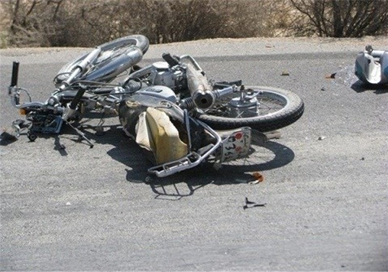 مرگ یک زن در تصادف موتورسیکلت و کامیون +عکس 