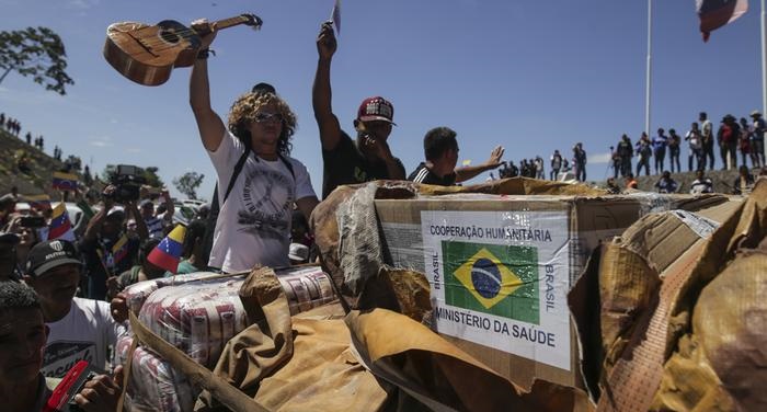 ورود اولین محموله کمک‌های غذایی از برزیل به ونزوئلا
