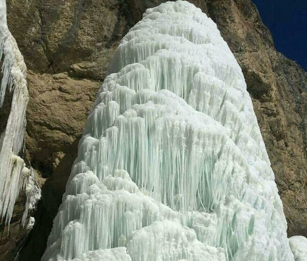آبشاری یخ‌زده‌ در تهران! +عکس