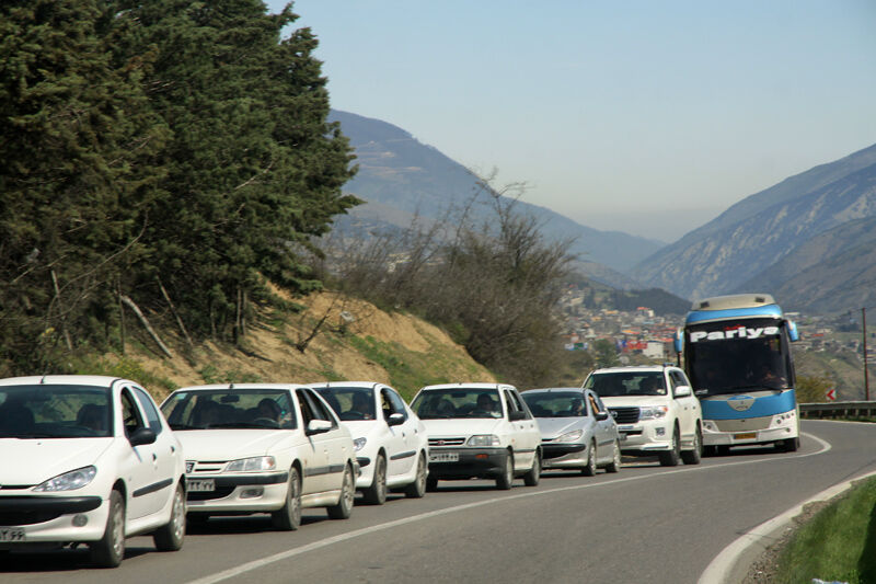 ترافیک در محدوده فیروزکوه و هراز سنگین‌تر شد