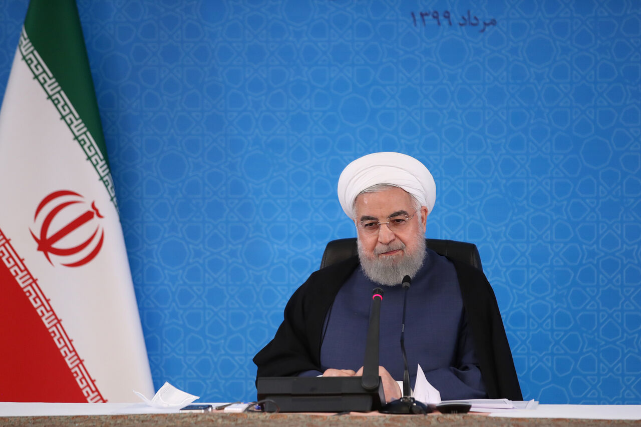 روحانی: در حال عبور از پیک کرونا هستیم