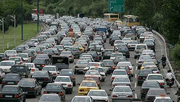 هزینه ورود خودروی شخصی به مرکز شهر باید گران شود/ بزرگراه‌سازی یکی از عوامل افزایش ترافیک