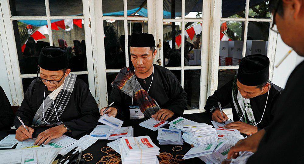 مرگ ۹۲نفر به خاطر کار زیادِ شمارش آرا در انتخابات اندونزی